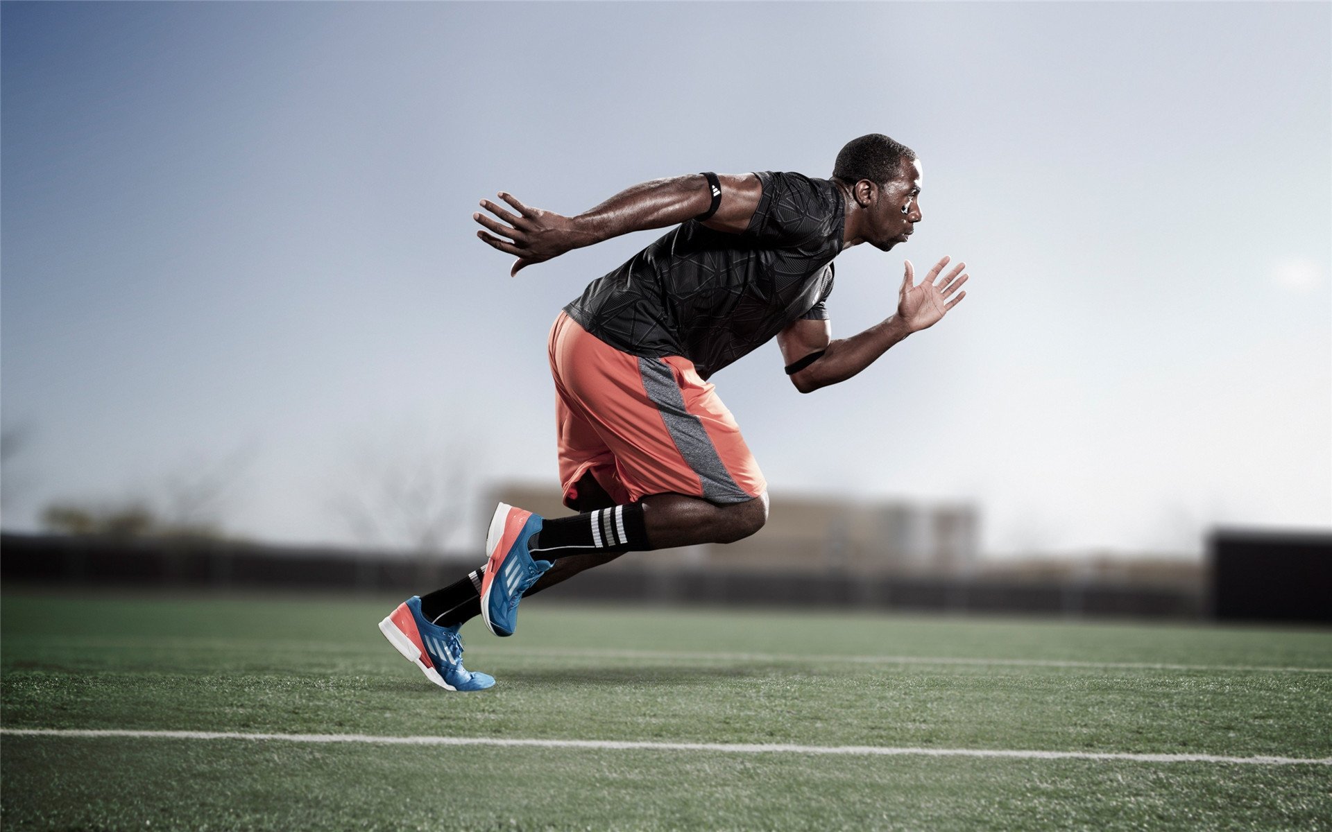 拜仁继续展现强大主场统治力，维持争冠势头。，拜仁全场